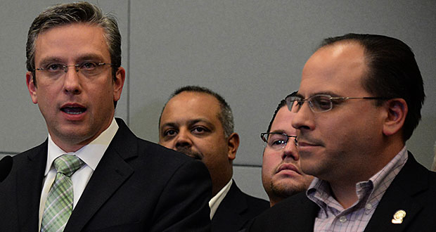 El gobernador, Alejandro García Padilla junto al presidente de la Cámara, Jaime Perelló. (Foto/Suministrada)