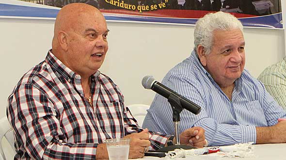 Alcalde de Fajardo en-conferencia de prensa con el Club Atlético Soccer.  (Foto suministrada)