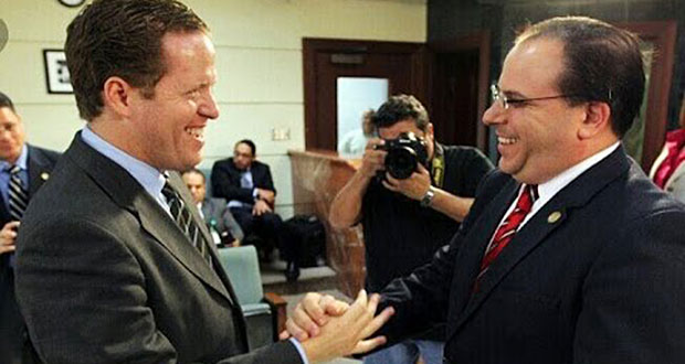 David Bernier, presidente del Partido Popular Democrático (PPD), junto al presidente de la Cámara de Representantes,  Jaime Perelló. (Foto/Suministrada)