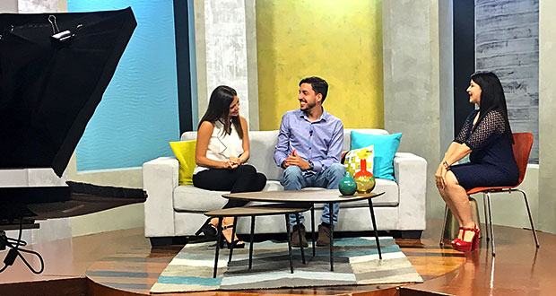 Brenda Paola junto a Jorge Pagan en un media tour durante esta semana invitando a jóvenes a votar. (Foto/suministrada)