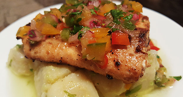 Filete de salmón con pico de gallo picante. (Foto/Suministrada)  