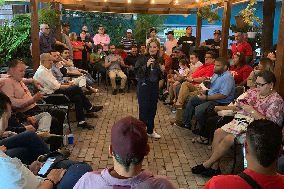 En el centro, Carmen Yulín Cruz Soto, alcaldesa de San Juan. (Foto/Suministrada)