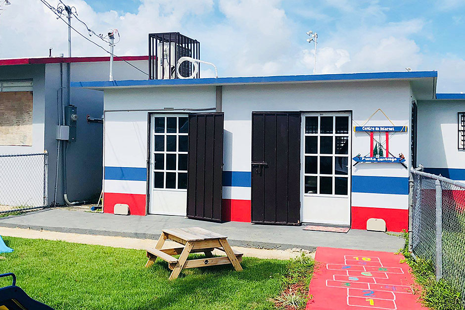 Biblioteca electrónica de Punta Santiago. (Foto/Suministrada)