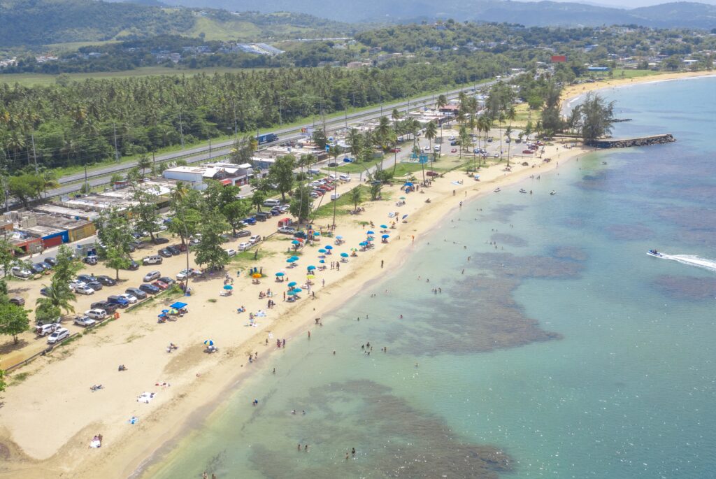 Kioskos de Luquillo se preparan para Semana Santa