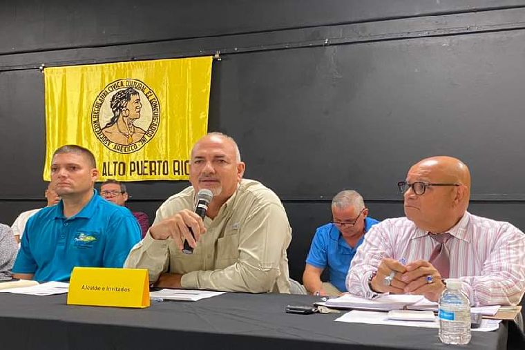 Alcalde estrecha lazos con comunidad de Trujillo Alto